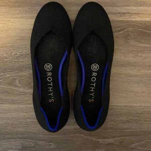 Black Rothy’s Flats